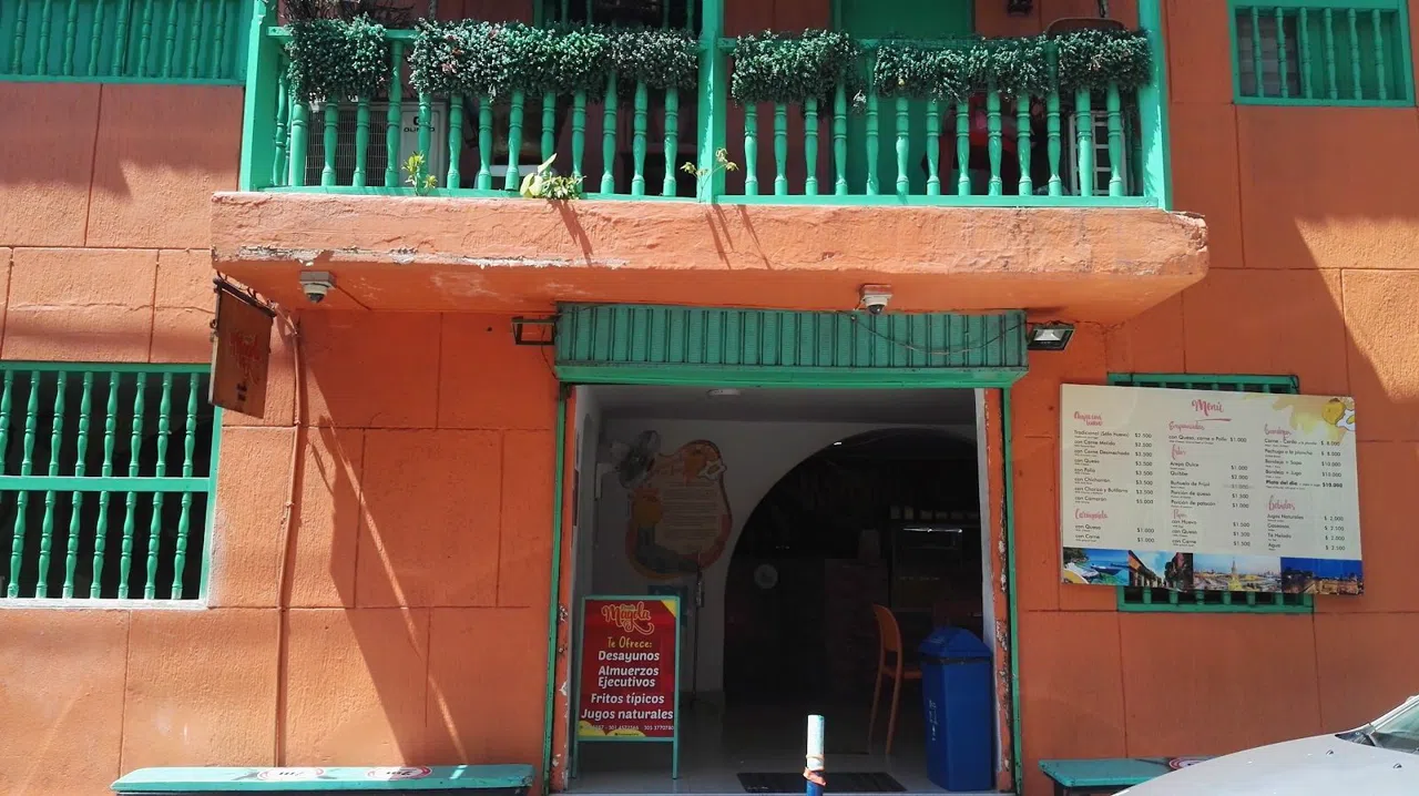 Im Stehen essen: Cartagenas Streetfood in der karibischen Hitze