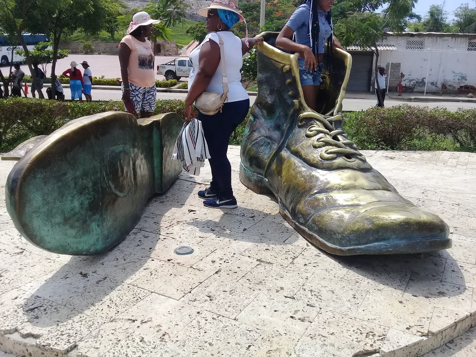 Monumento a los Zapatos Viejos, Cartagena